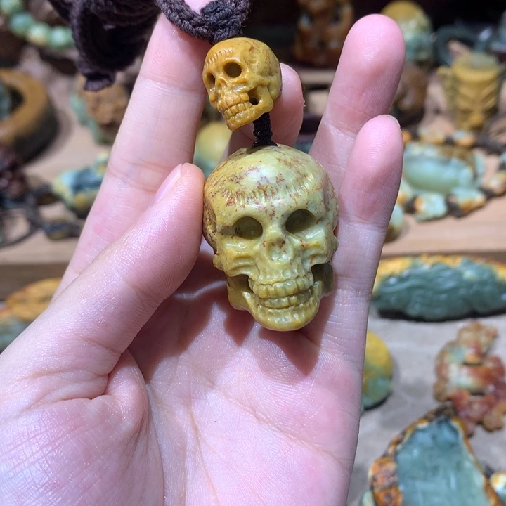 未镶嵌岫岩河磨玉（透闪石质玉）挂件粮*