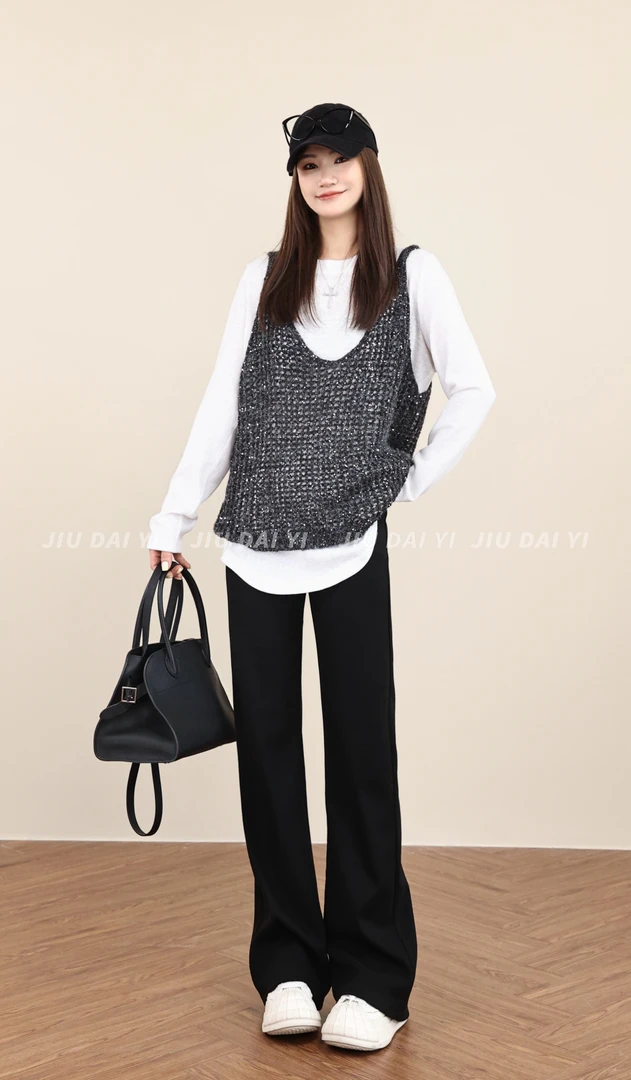 玖黛衣【琉光】秋季穿搭V领镂空百搭简约毛衣XSP44456