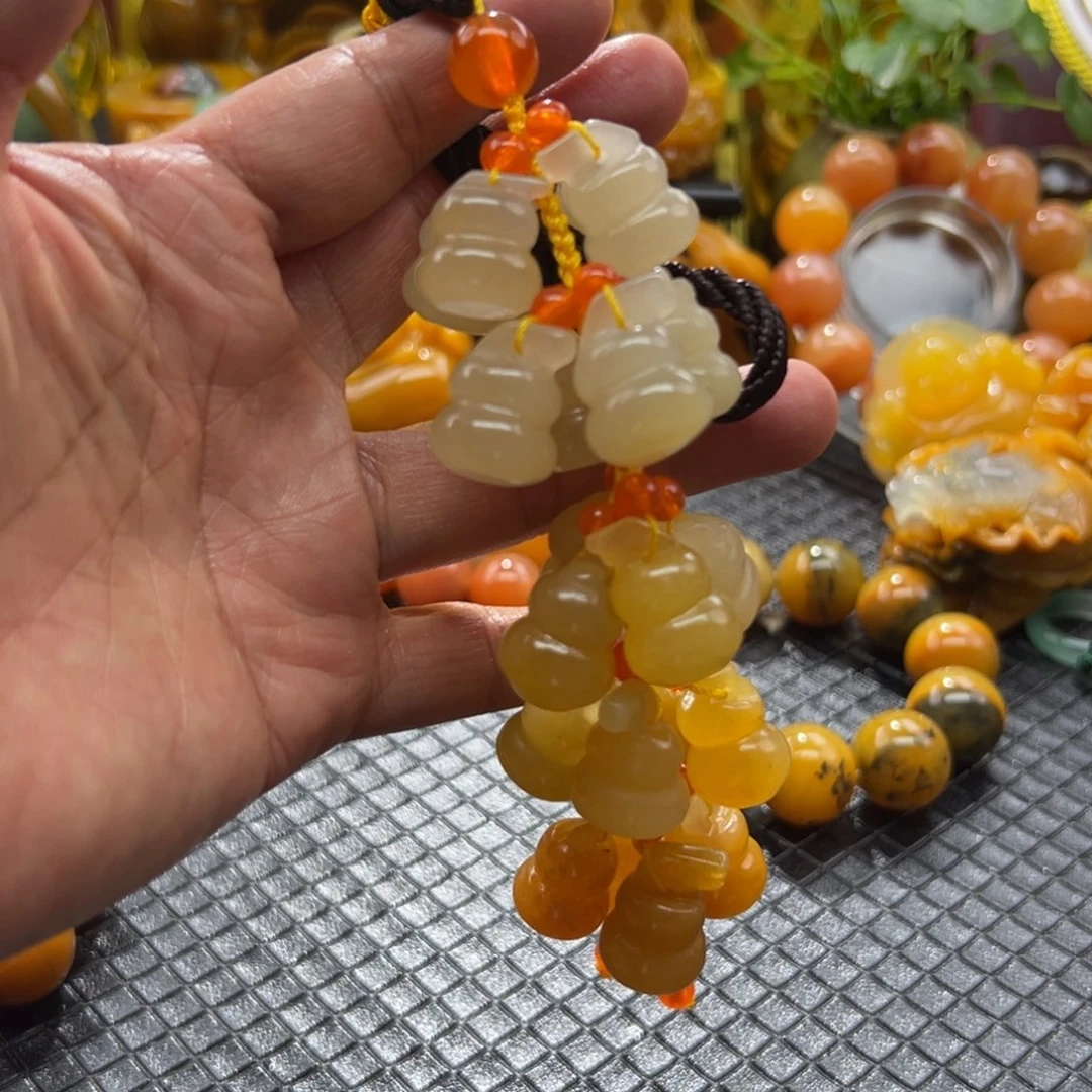 石英质玉未镶嵌颈饰