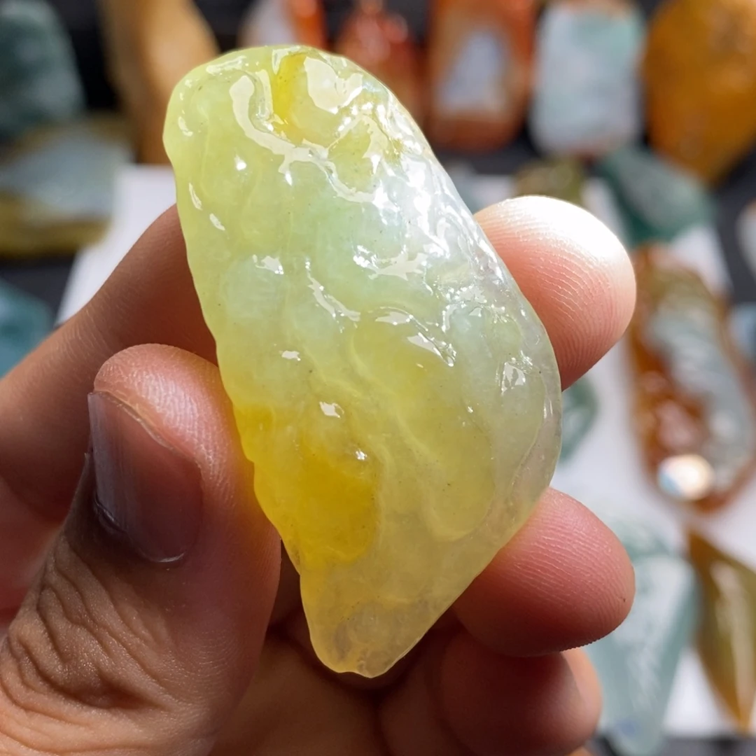 定制翡翠未镶嵌冰黄随形