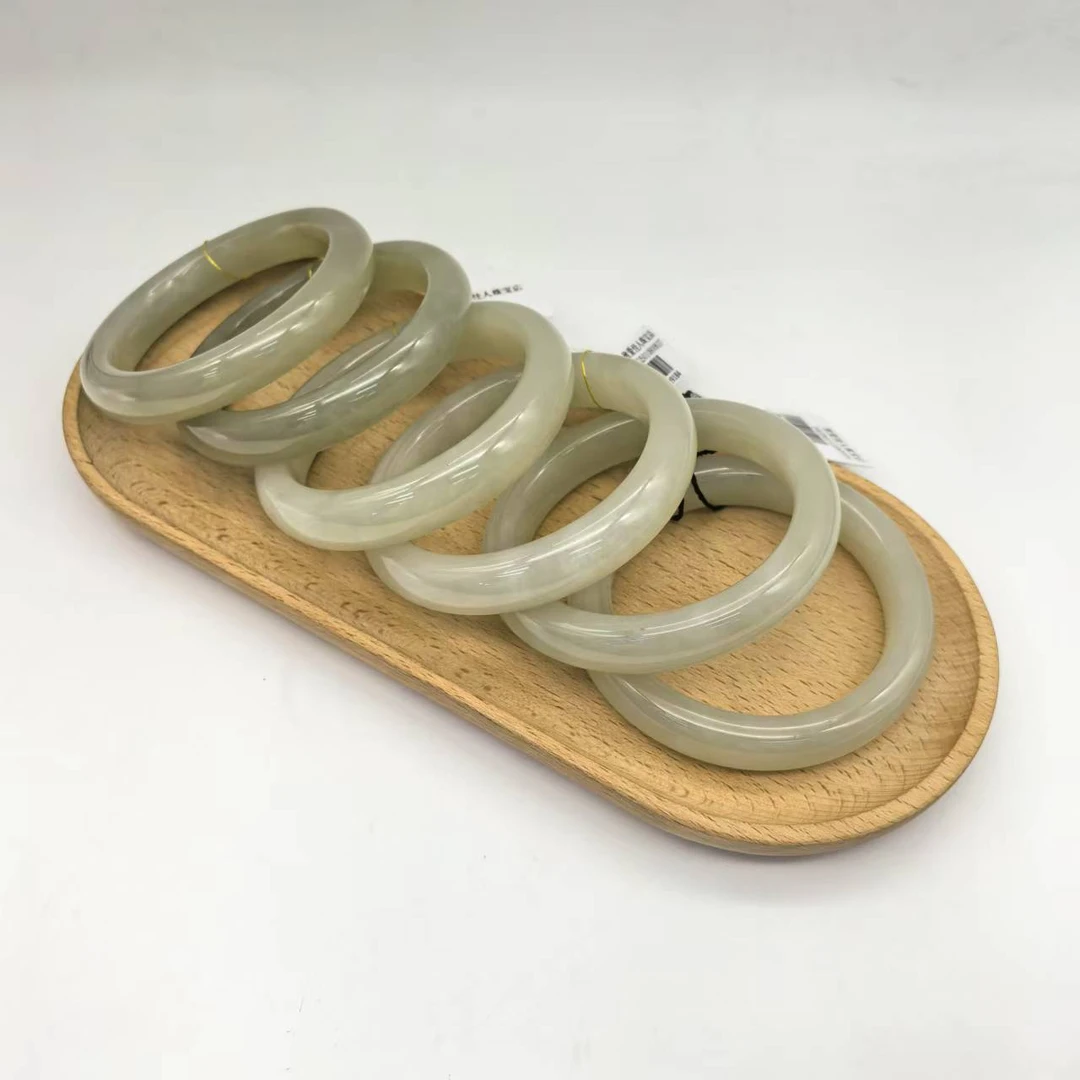 天然和田玉手镯精美时尚气质有瑕款多样性发货其一-22