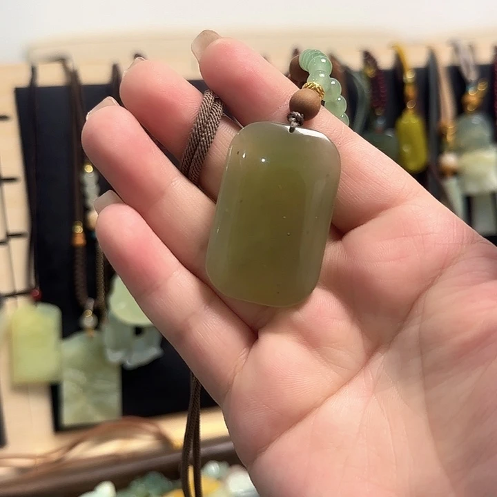 蛇纹石玉合金颈饰