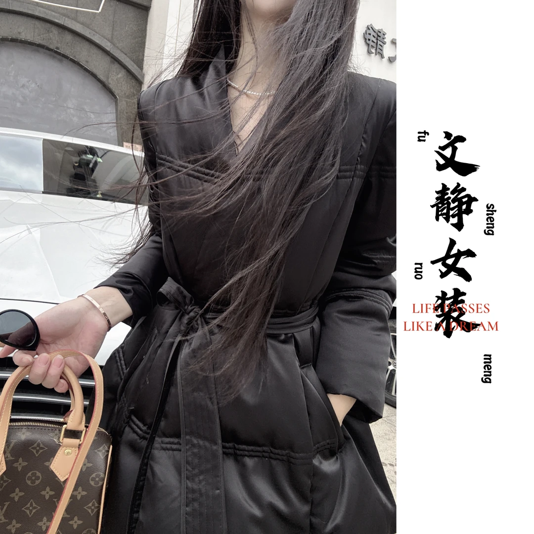 ［文静家］冬季大气V领修身缎面鹅服中长款外套女