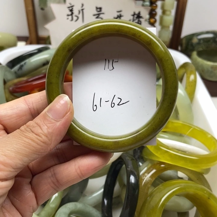 未镶嵌蛇纹石玉手镯