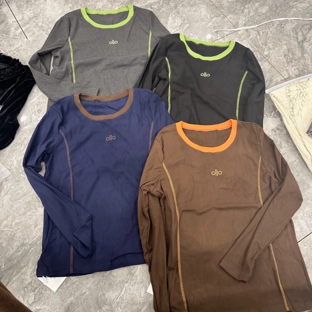 圆领撞色刺绣字母保暖磨毛长袖T恤女大码秋冬显瘦内搭打底衫上衣