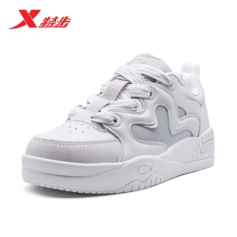 特步云朵鞋女2025春季新款轻便百搭休闲运动板鞋975118310052