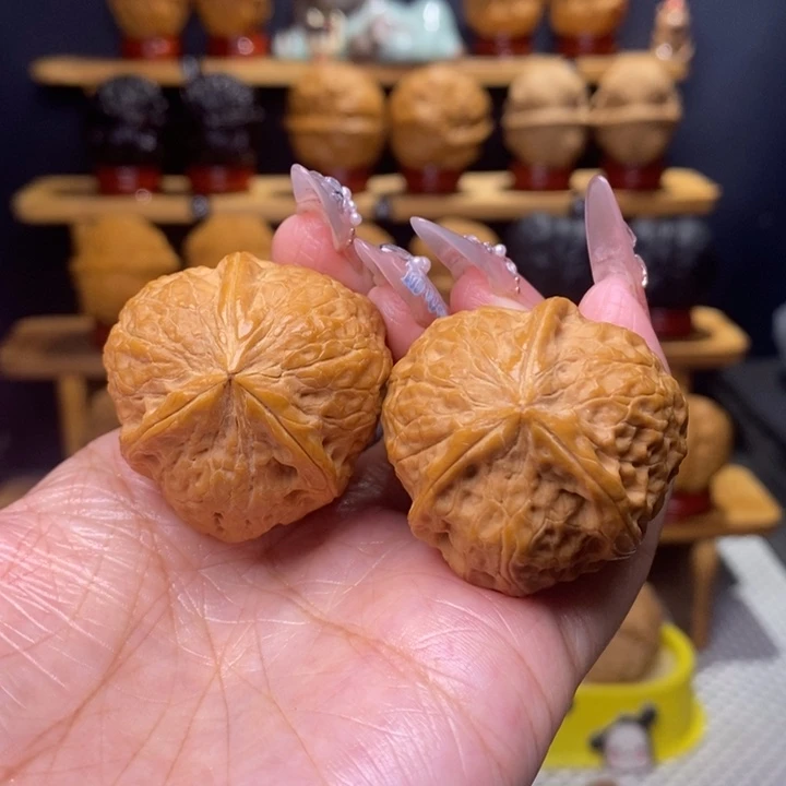 文玩核桃把件寿桃三棱46号