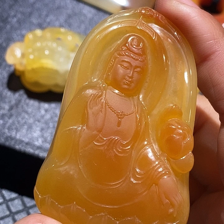 石英质玉（黄龙玉）未镶嵌颈饰