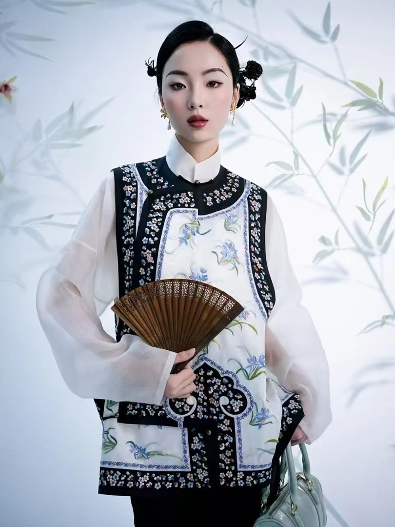 【如意兰】葳蕤圆领琵琶襟白色兰花马甲（长70胸围126）