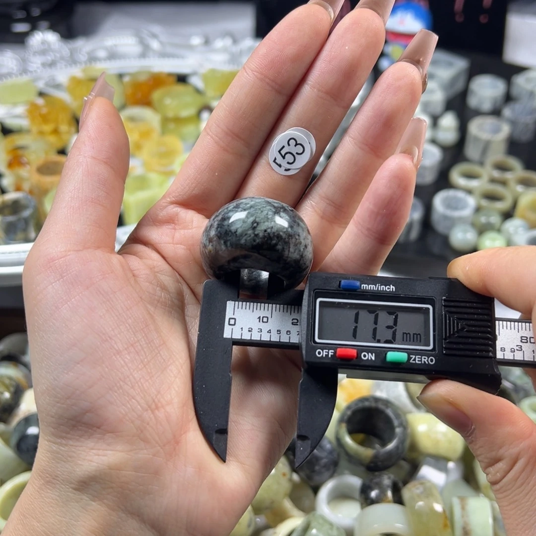 蛇纹石玉未镶嵌戒指