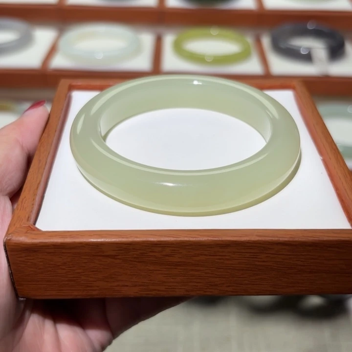 和田玉手镯未镶嵌冰底起胶白茶晴水55-56