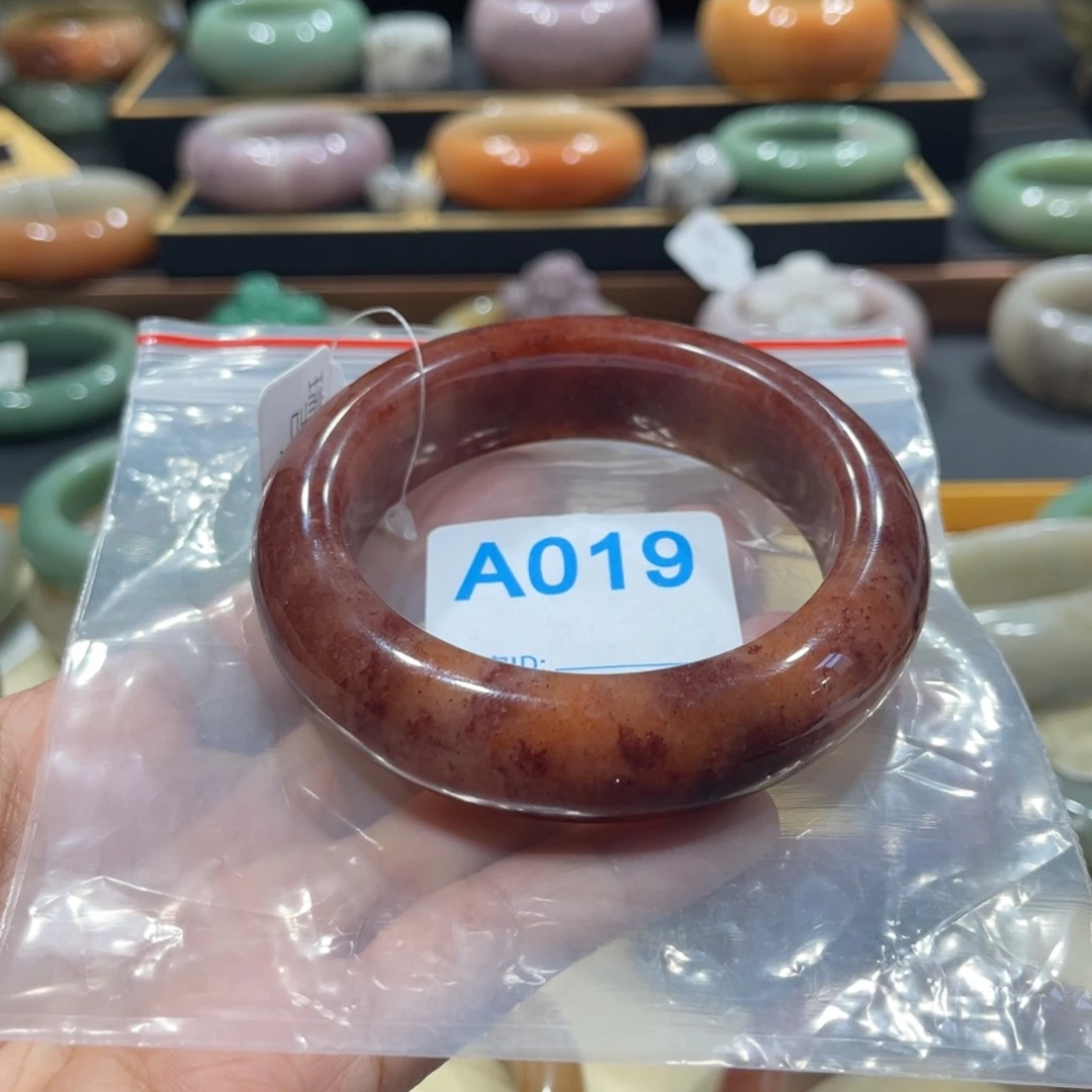 未镶嵌手镯石英岩玉飞*