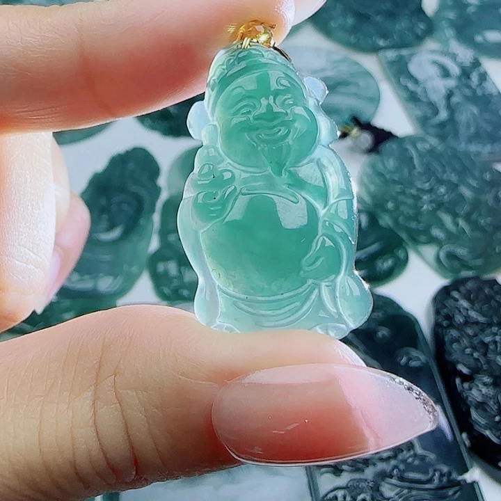 翡翠未镶嵌颈饰多样性发货天然的A货翡翠