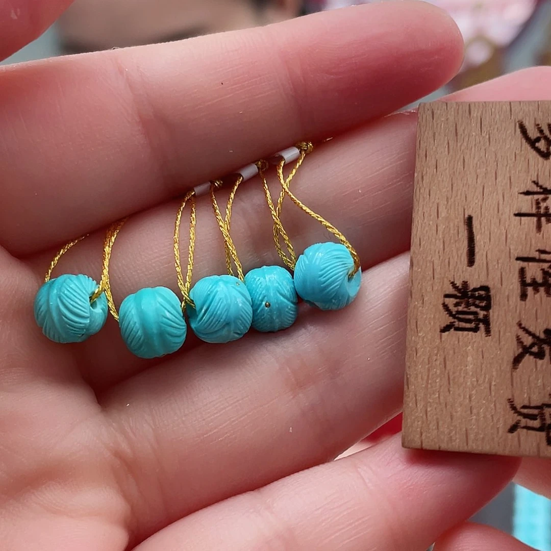 绿松石颈饰未镶嵌