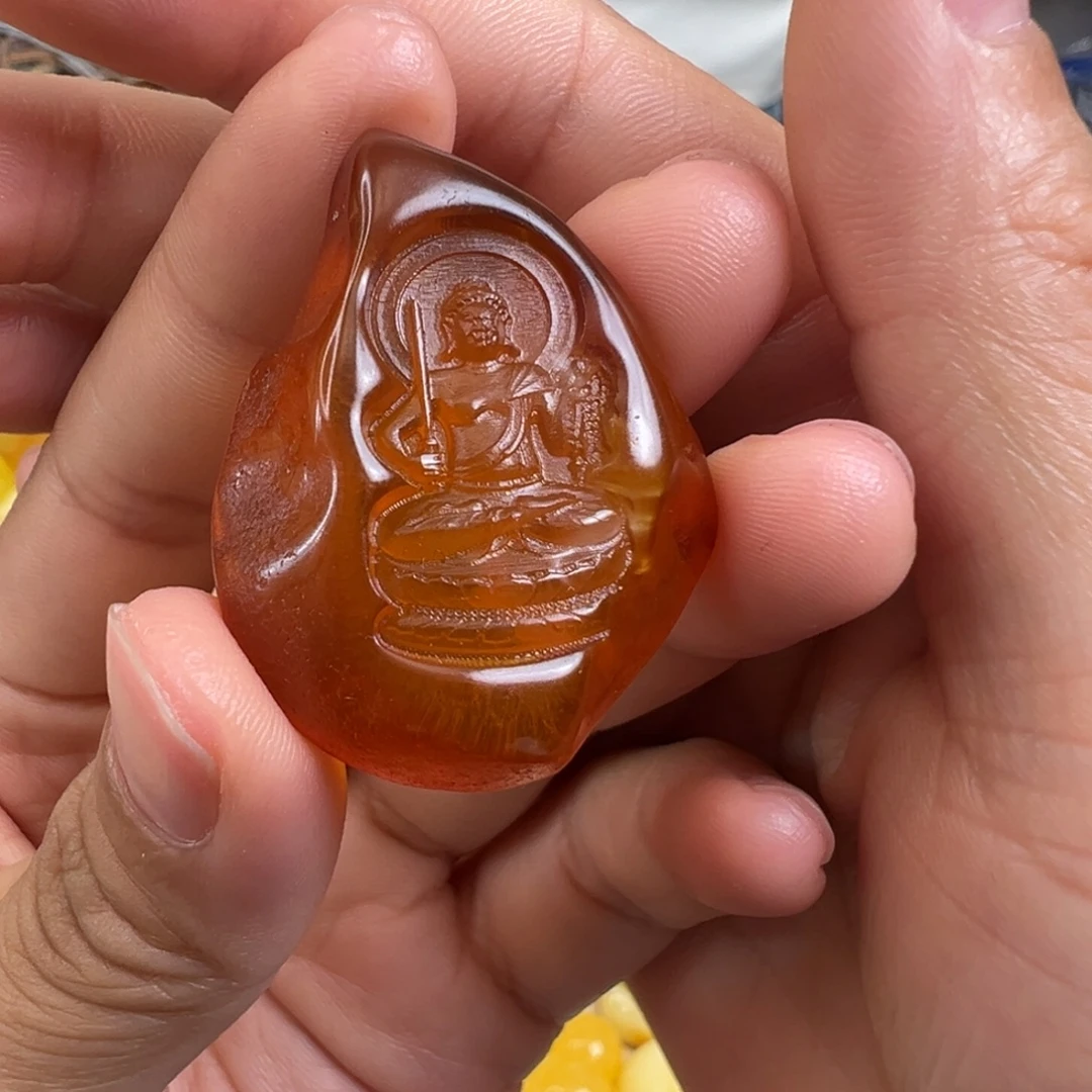 裸石琥珀未镶嵌属鸡