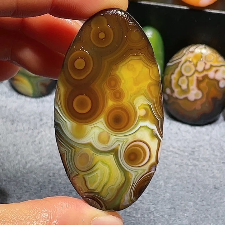 玛瑙/玉髓未镶嵌珠宝奇石