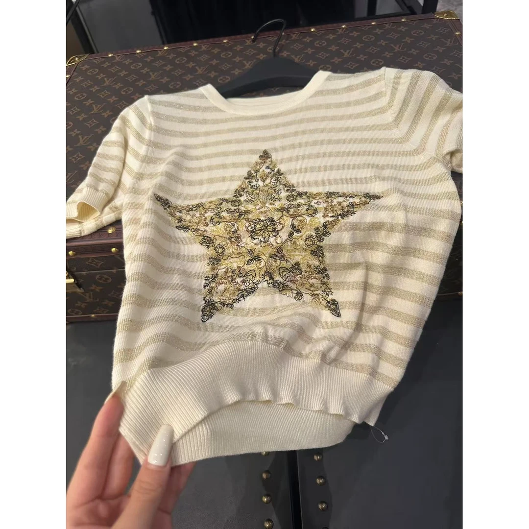 2025春夏新款 五角星条纹女士圆领短袖T恤衫（D12DD55DT02）