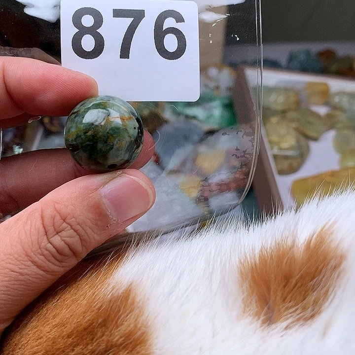 翡翠未镶嵌颈饰原**歌翡翠