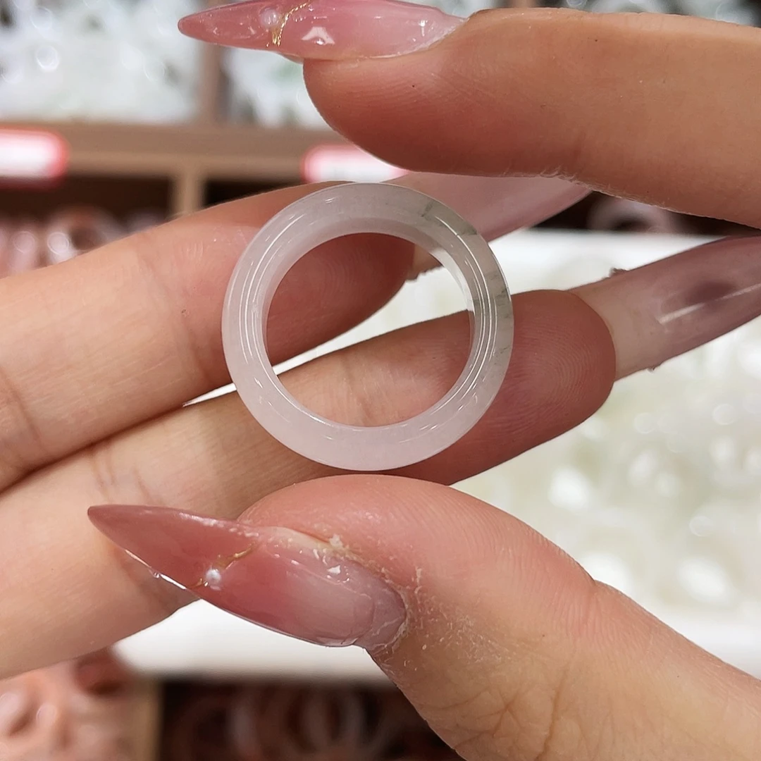 何****石英质玉未镶嵌戒指