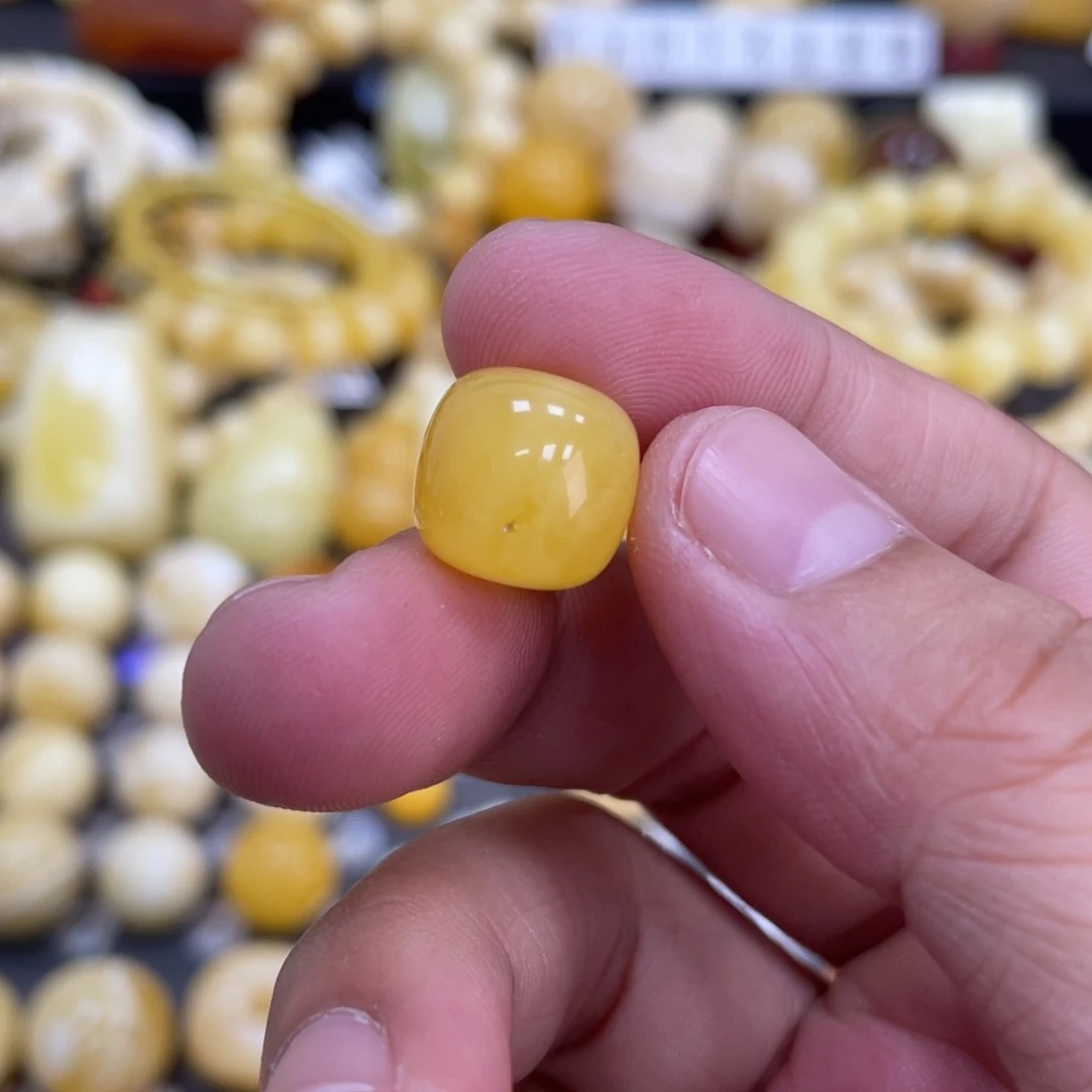 未镶嵌琥珀珠宝奇石12.5*12mm瑕疵