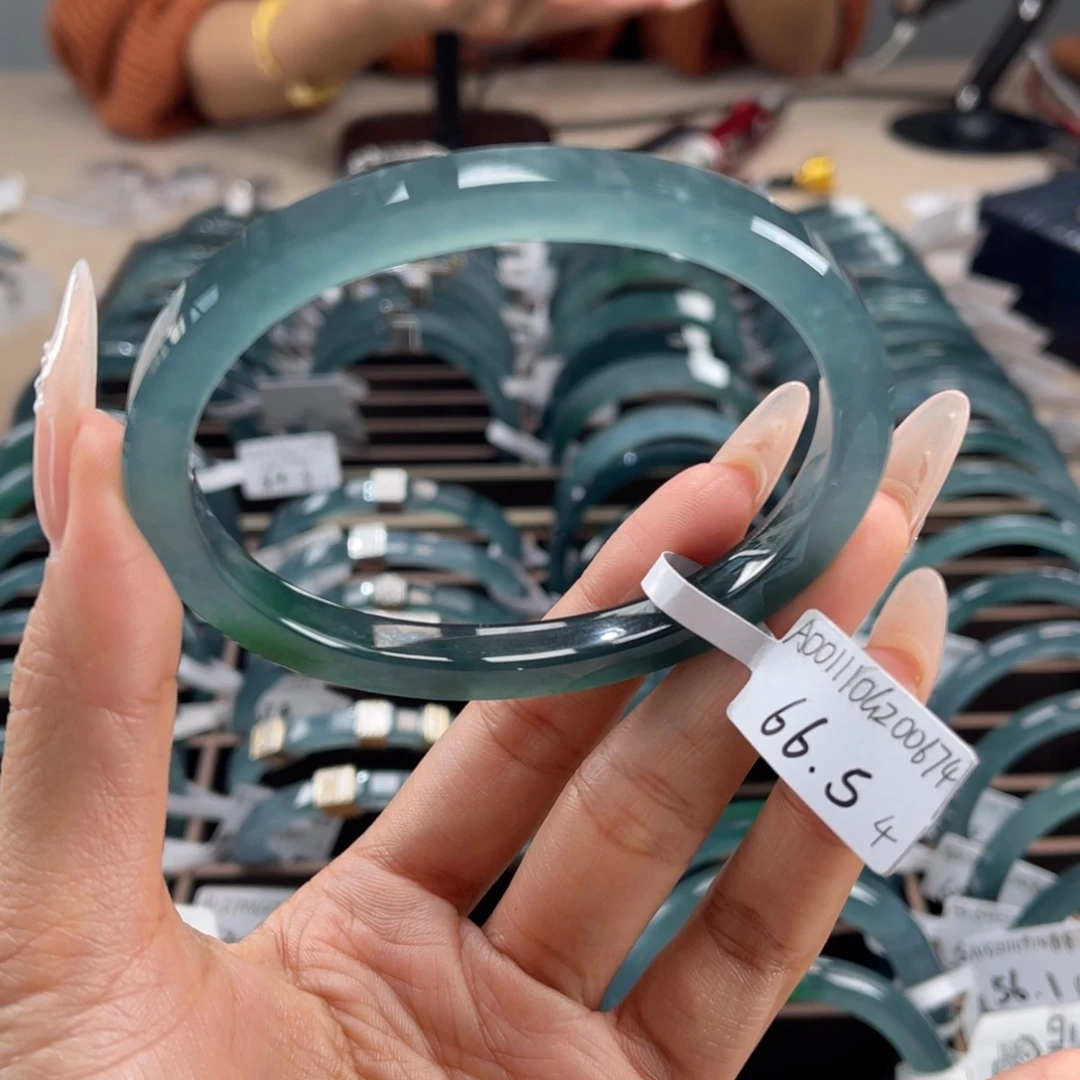 翡翠未镶嵌手镯66.54