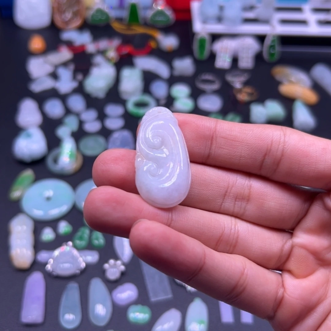 翡翠未镶嵌吊坠(不含链)