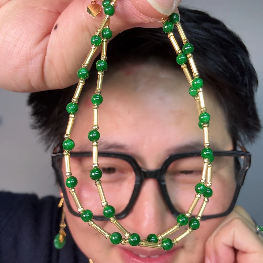 翡翠18K金镶嵌颈饰一件