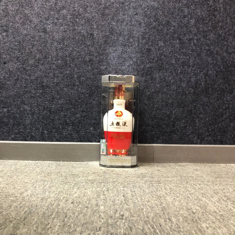 2015年五粮液1618白酒52度500ml1-M25BF002F39 -
