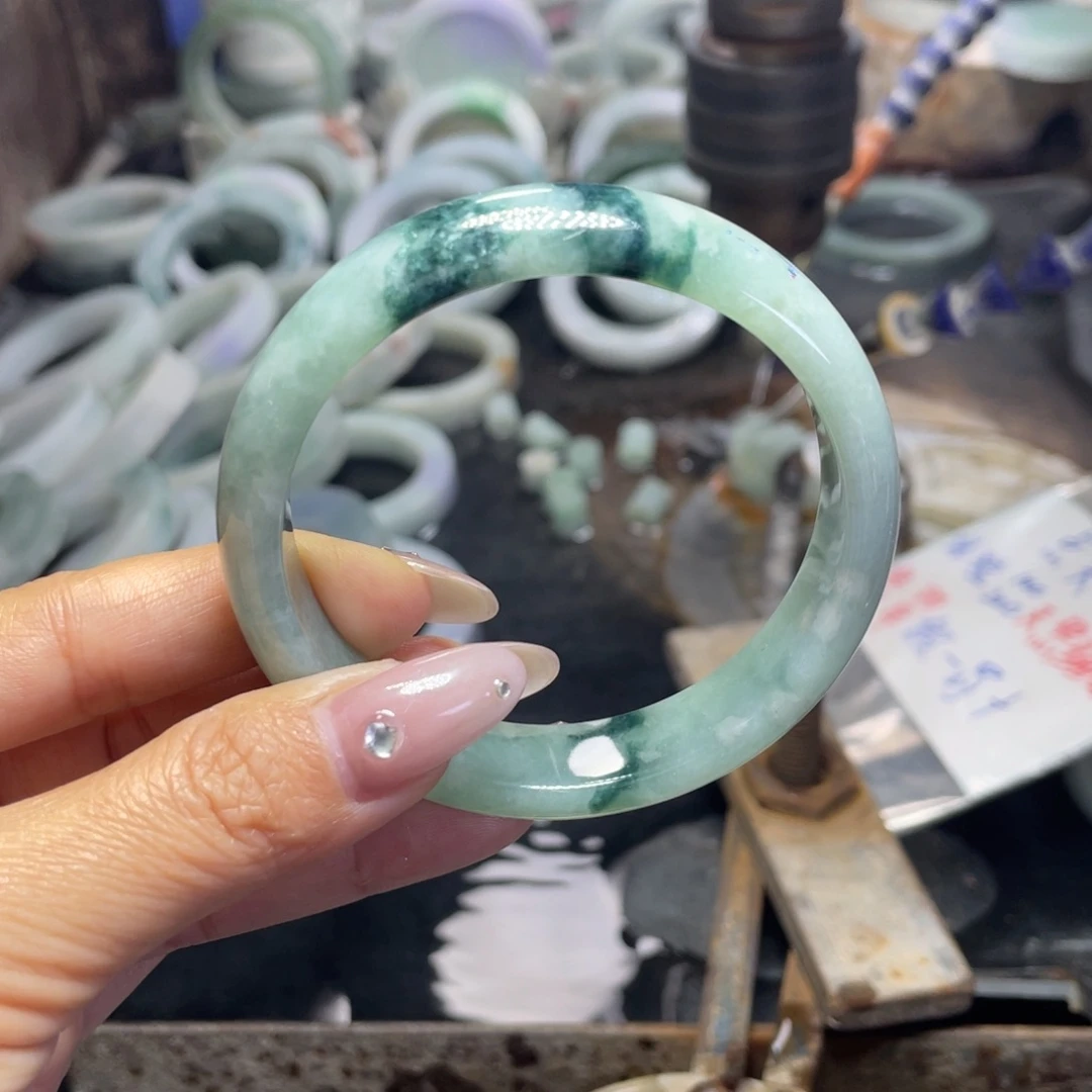 颈饰未镶嵌翡翠球*