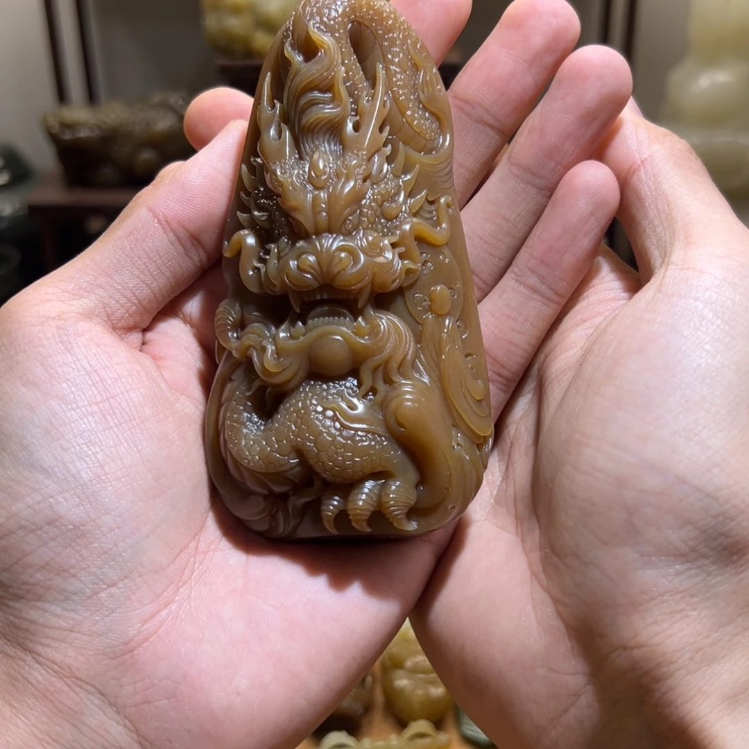 猛***腿和田玉未镶嵌挂件