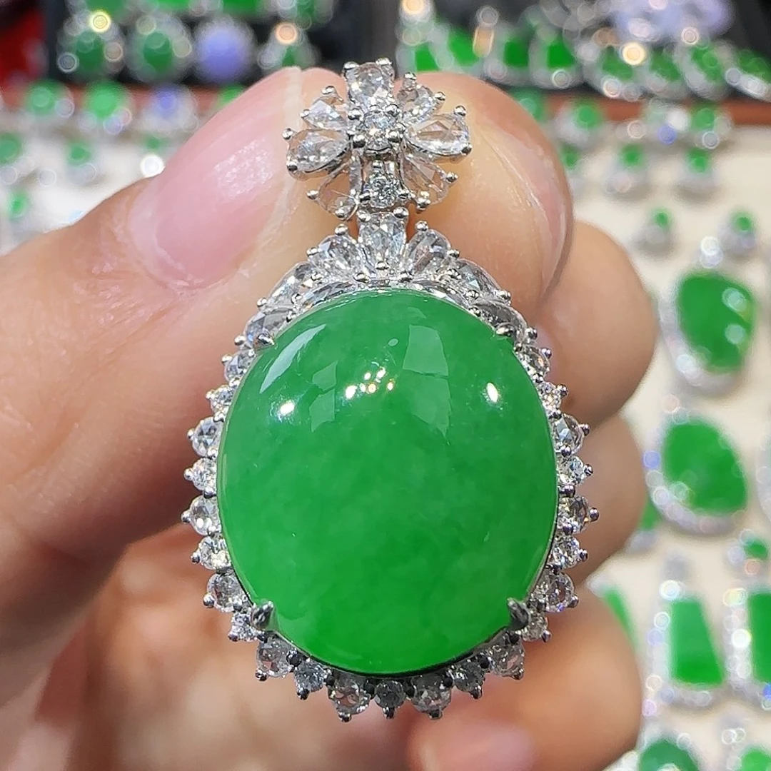 翡翠吊坠(不含链)18K金镶嵌