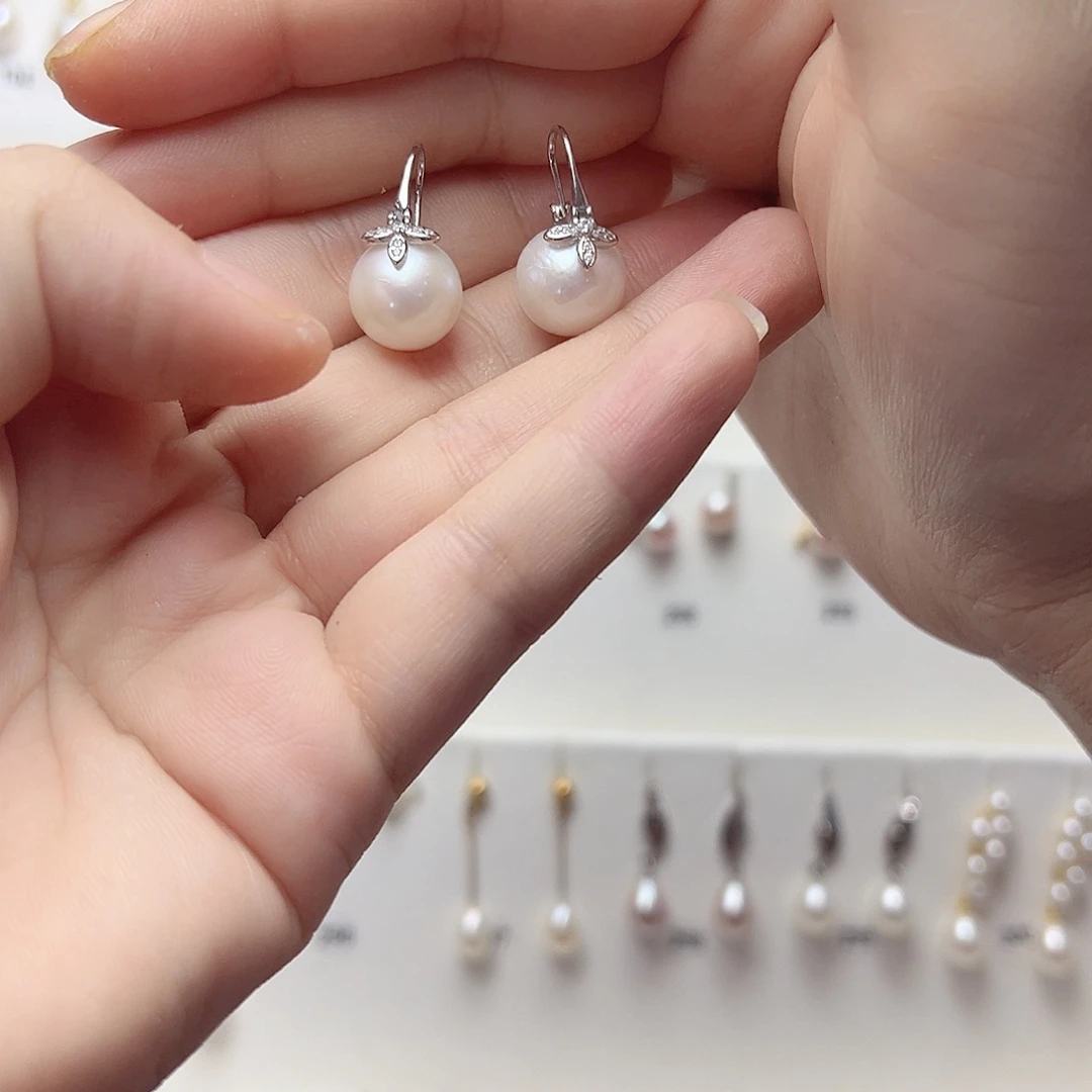 ﹏***乄银S925镶嵌耳饰淡水珍珠