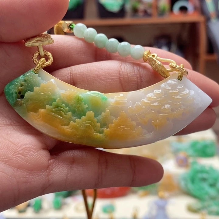 翡翠颈饰未镶嵌翡翠吊坠