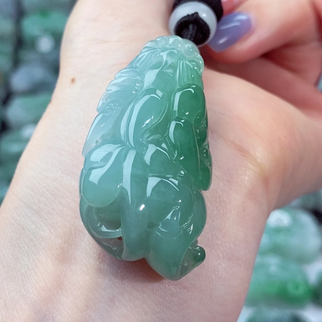 颈饰未镶嵌翡翠天然