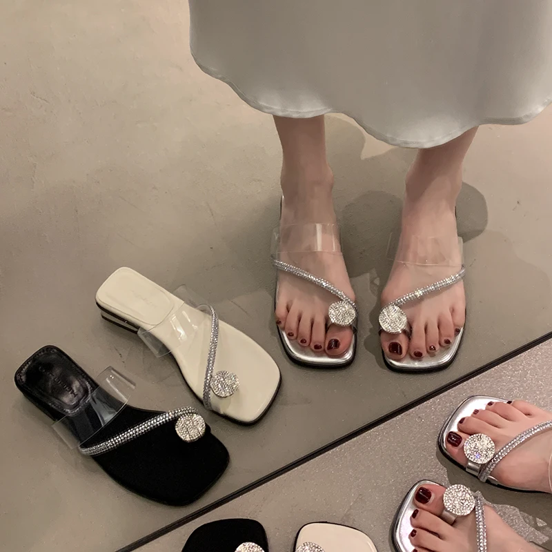 贾不假拖鞋女夏外穿2025新款超火绝美时尚水钻配裙子粗跟凉拖鞋子