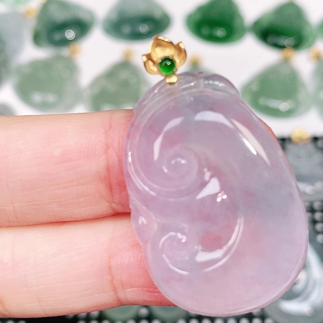 翡翠18K金镶嵌颈饰