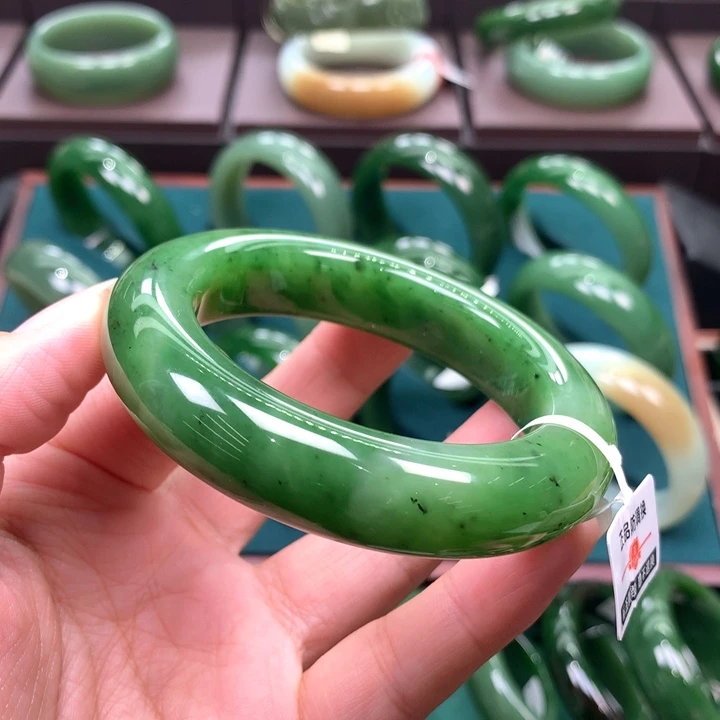 未镶嵌手镯和田玉（碧玉）