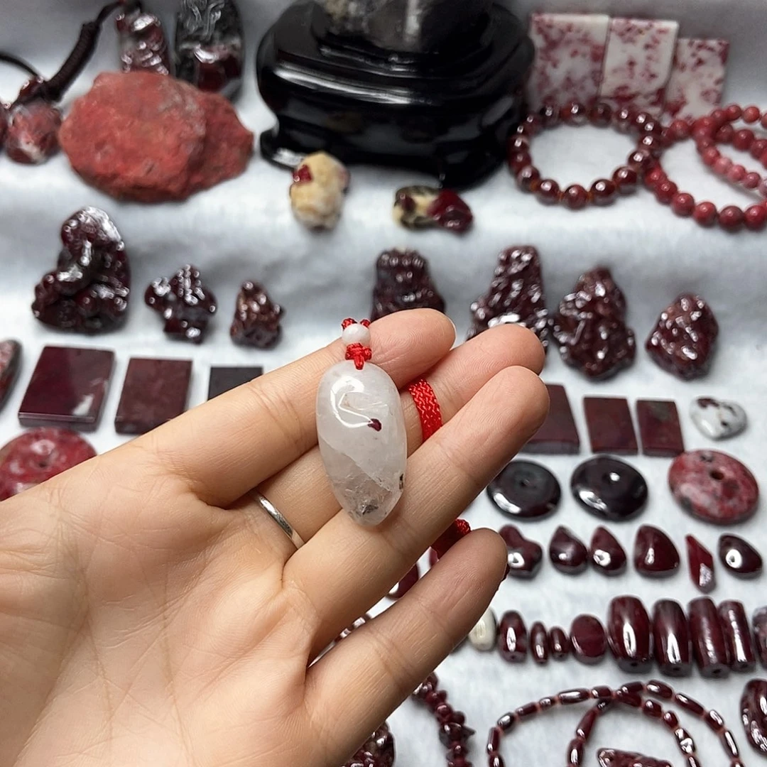 天然辰砂水晶包砂吊坠