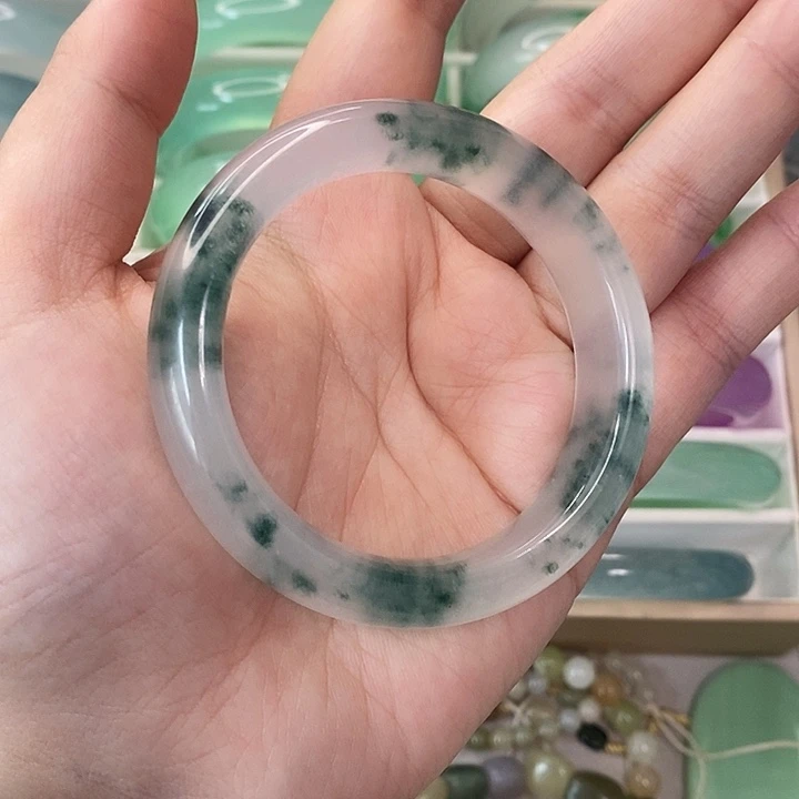 石英质玉未镶嵌手镯