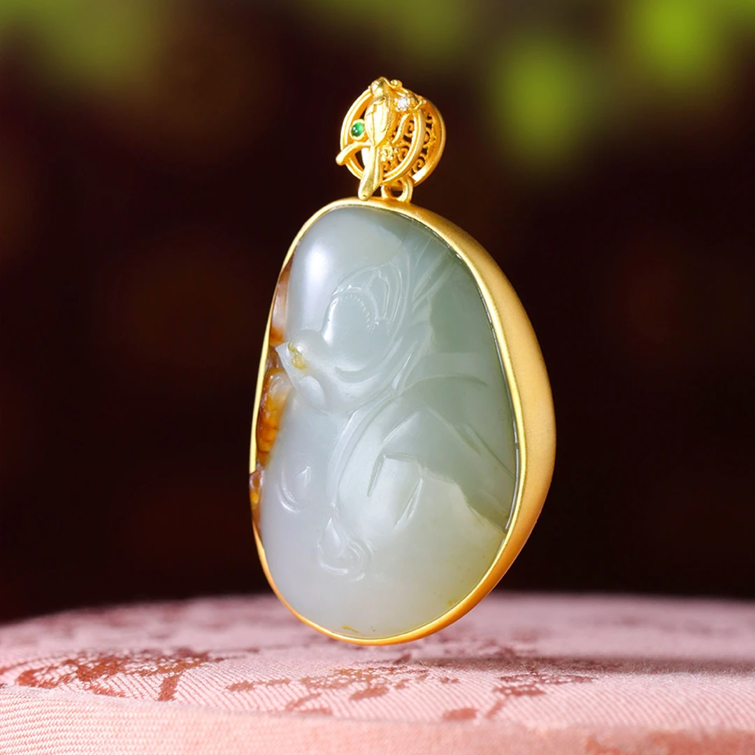 18K金和田玉吊坠