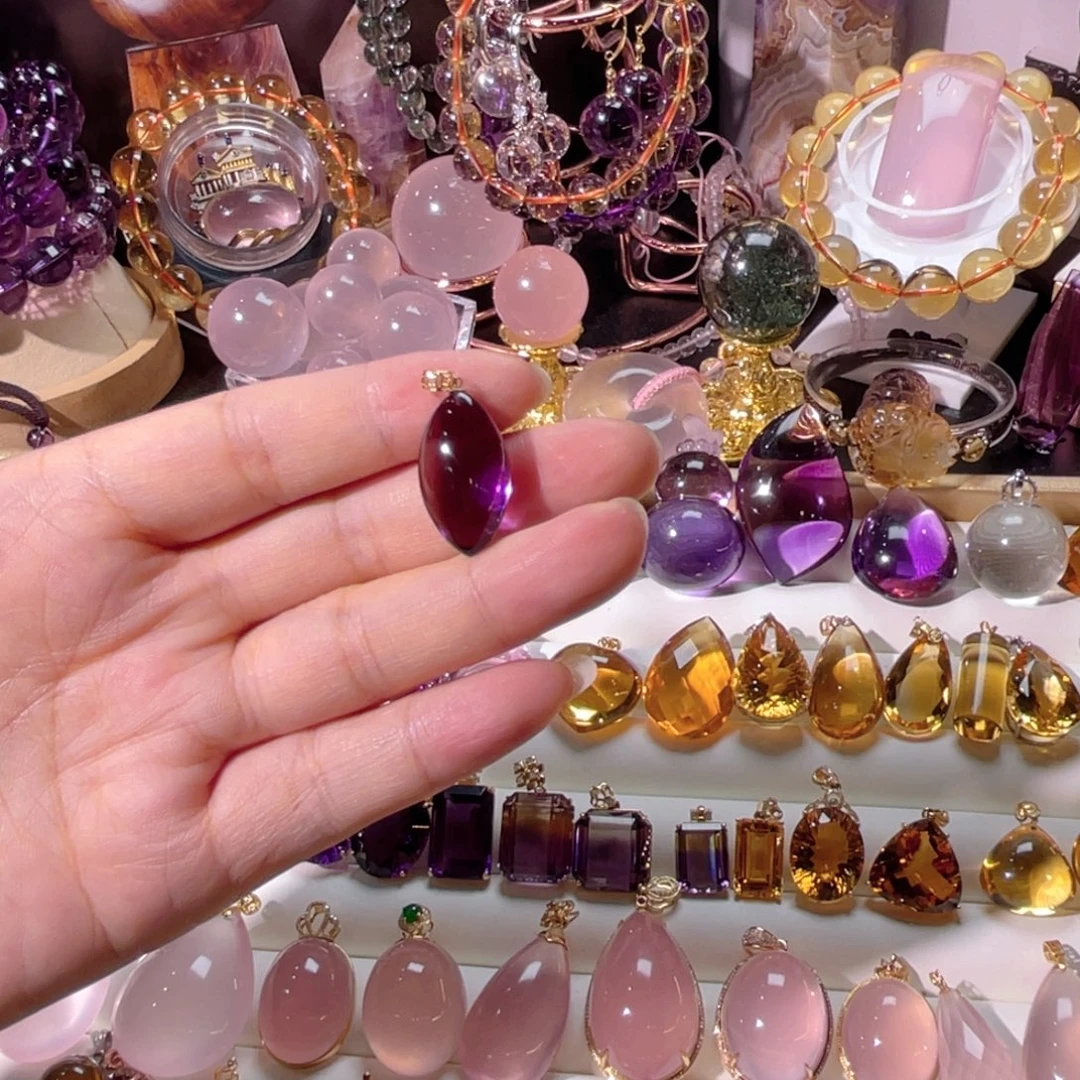颈饰18K金镶嵌水晶