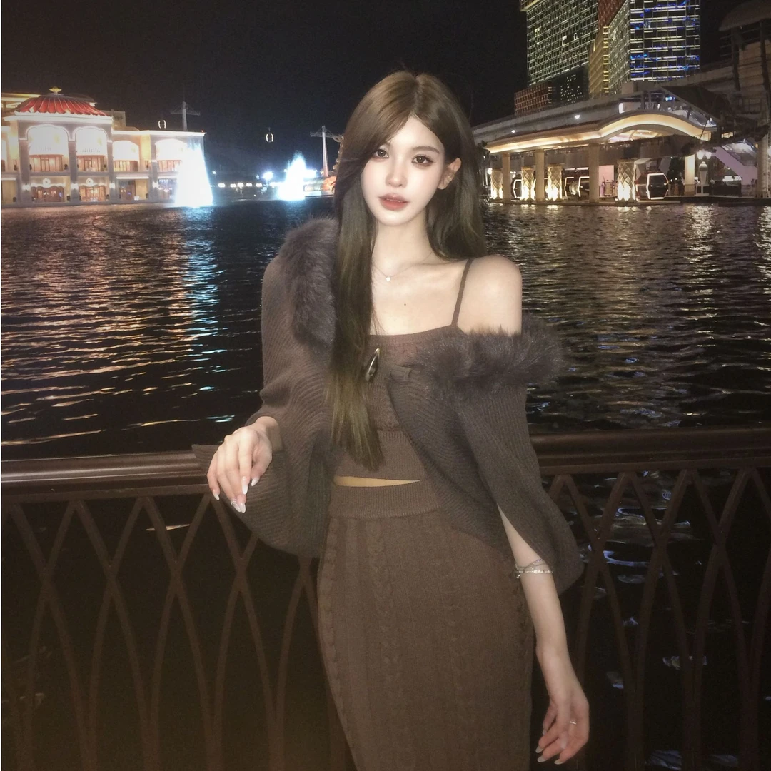 FAY【黑糖波波】老钱风时尚套装针织修身斗篷吊带半裙贵气三件套装