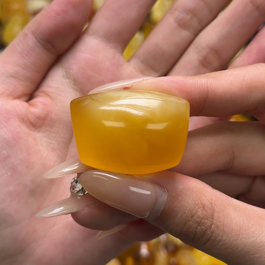 琥珀未镶嵌裸石天然琥珀俄料马蹄