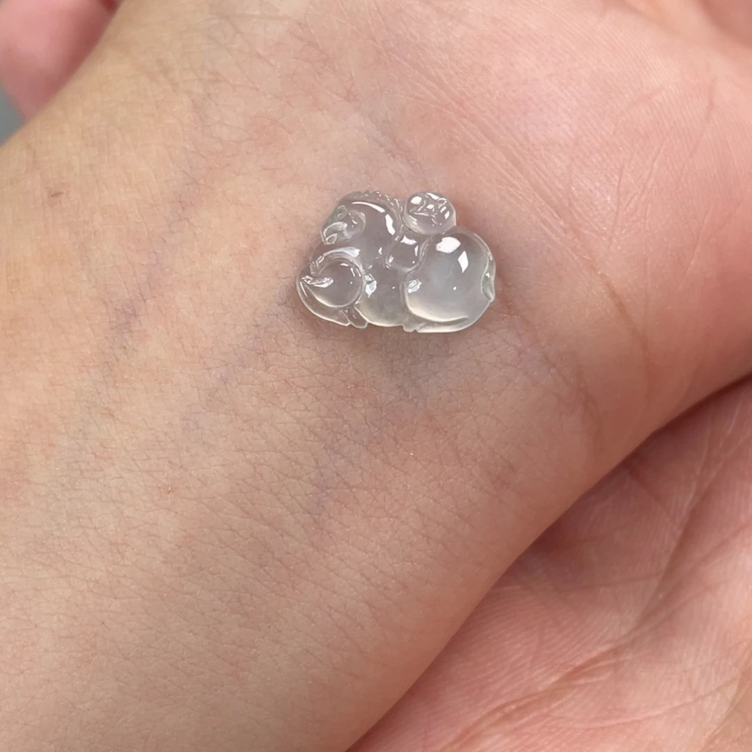 翡翠未镶嵌颈饰白冰小马