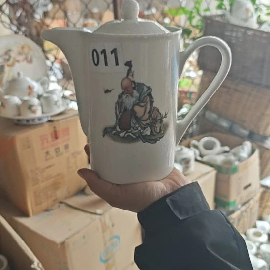 库存微瑕老寿星壶一个