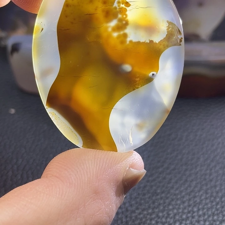 芳***林玛瑙/玉髓未镶嵌颈饰