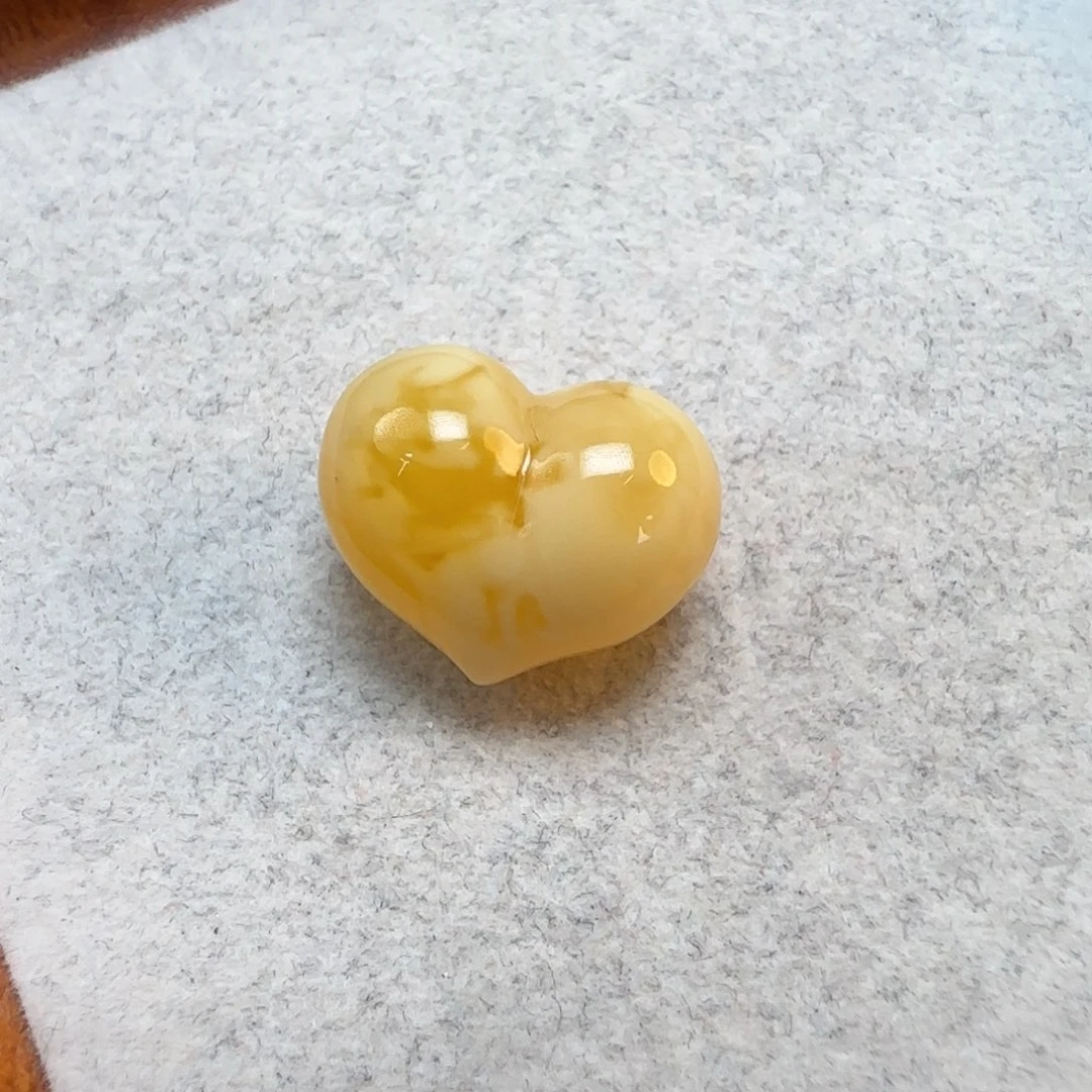 琥珀未镶嵌珠宝奇石定制