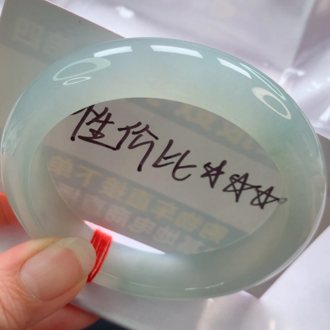 未镶嵌手镯翡翠完美诠释