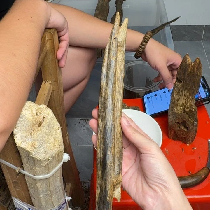 沉香碎屑沉香白棋块料54克