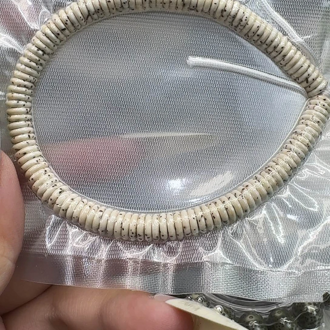 懋***亲手串星月菩提37傲世半臂大留白原脂白120手持7